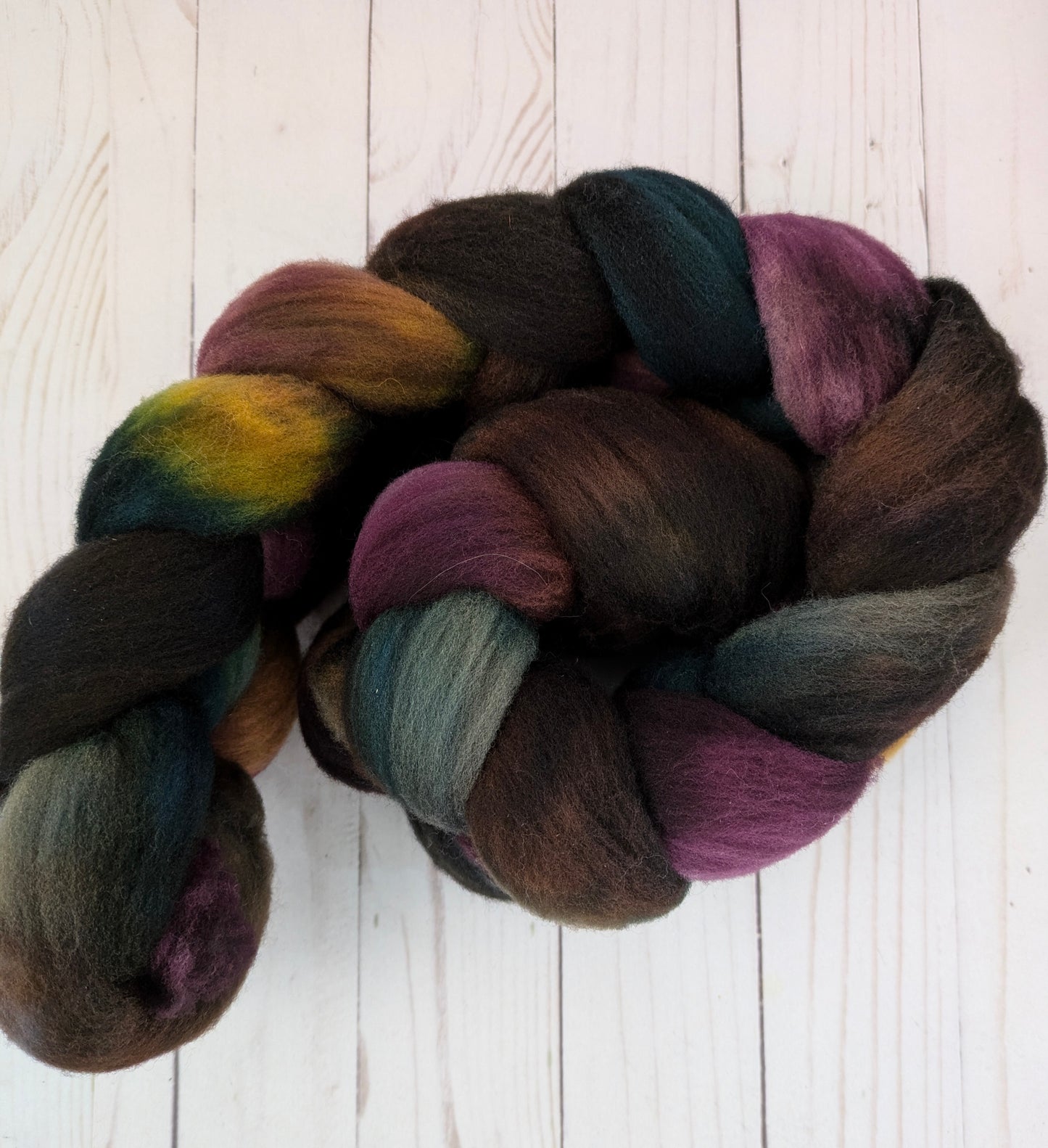 Hearth - dyed shaniko wool fiber 4.4 oz