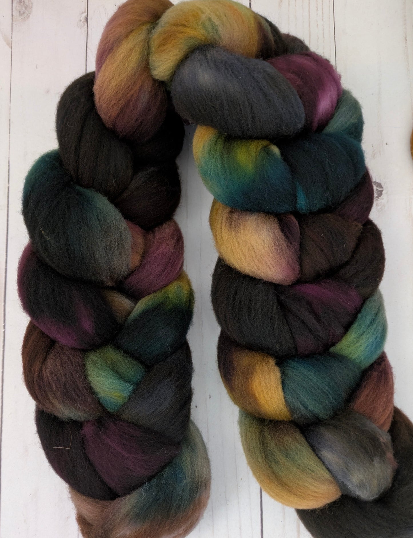 Hearth - dyed shaniko wool fiber 4.4 oz