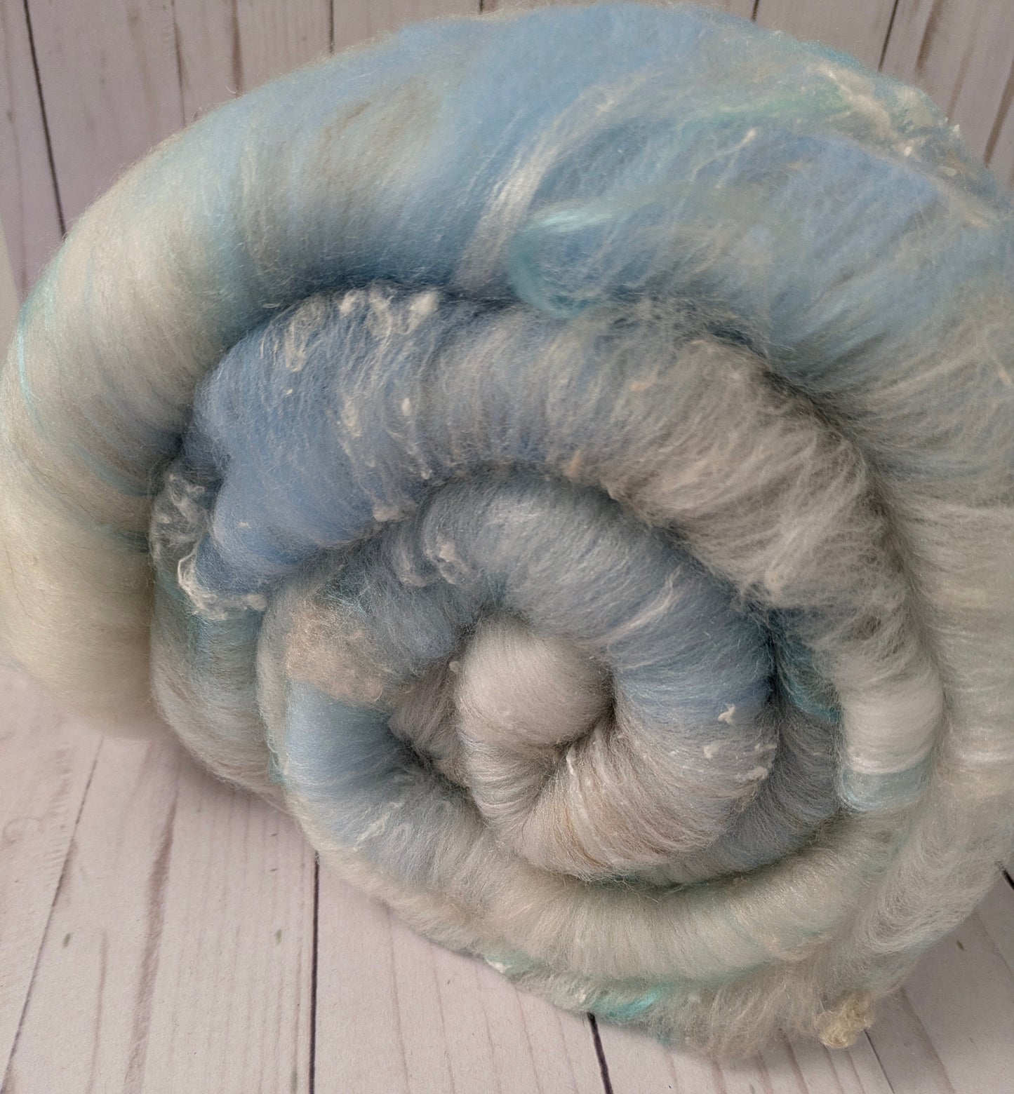 Water & Stone - textured gradient batt 4.3 oz