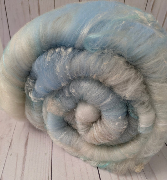 Water & Stone - textured gradient batt 4.3 oz